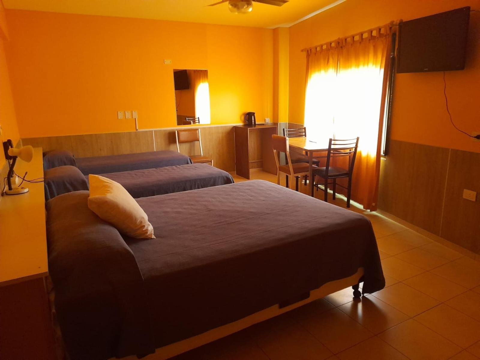 Hotel Bari Capdevila Esterno foto